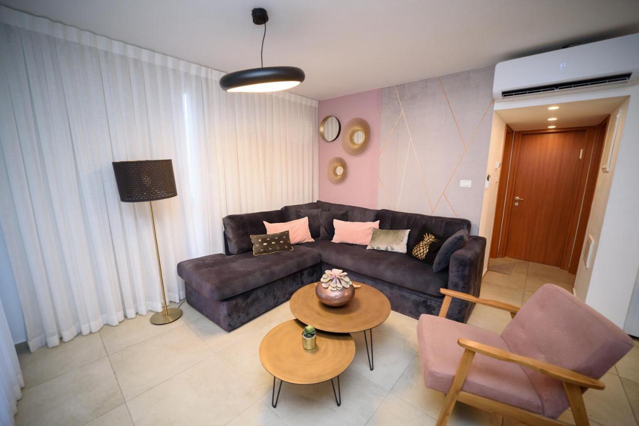 Yalarent Migdalor Boutique Apartments With Sea Views Tiberias Exteriör bild